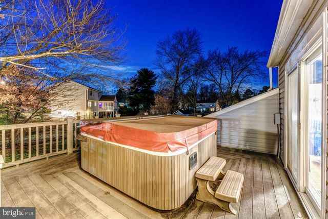 1109 DEVON ST, Herndon, VA 20170