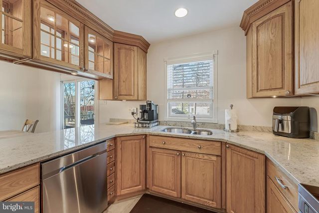 1109 DEVON ST, Herndon, VA 20170