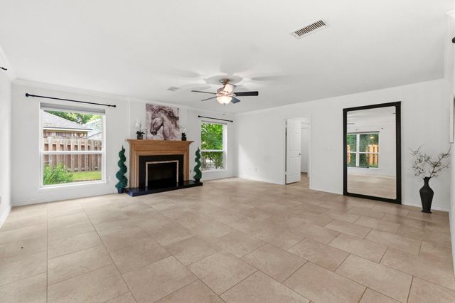 11 Thorn Berry Place, The Woodlands, TX 77381