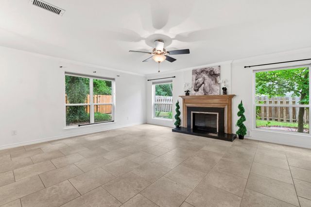 11 Thorn Berry Place, The Woodlands, TX 77381