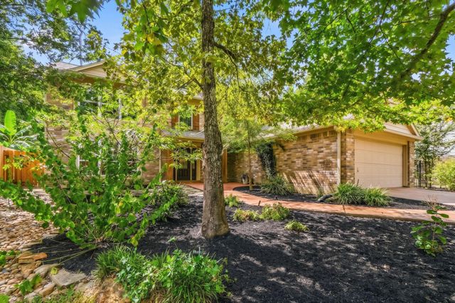 11 Thorn Berry Place, The Woodlands, TX 77381