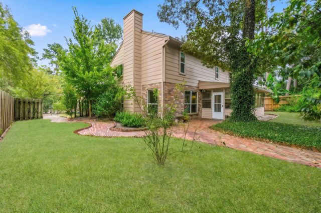 11 Thorn Berry Place, The Woodlands, TX 77381