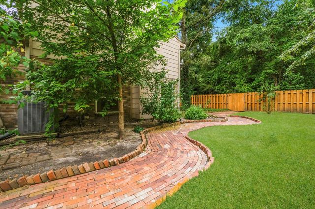11 Thorn Berry Place, The Woodlands, TX 77381