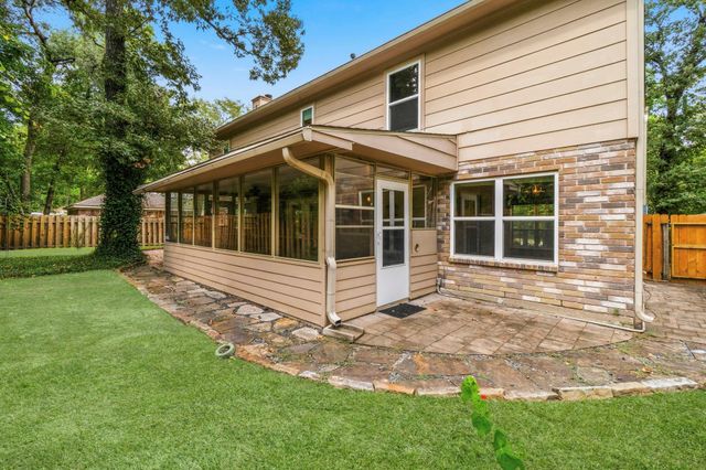 11 Thorn Berry Place, The Woodlands, TX 77381