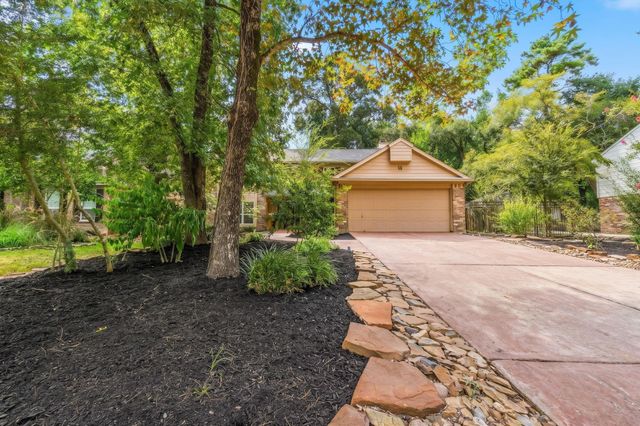 11 Thorn Berry Place, The Woodlands, TX 77381