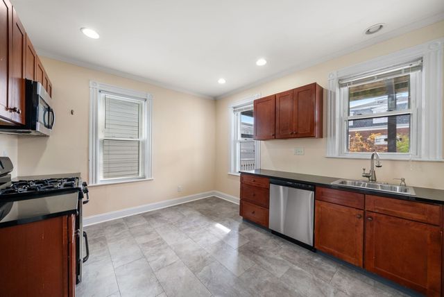 845 E 5th 1, Boston, MA 02127