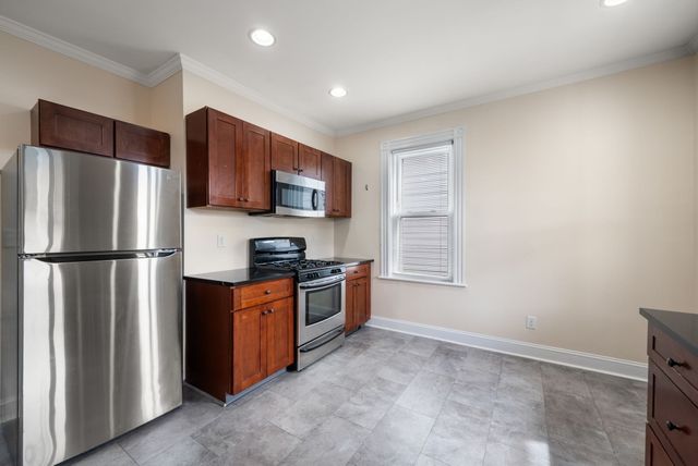 845 E 5th 1, Boston, MA 02127