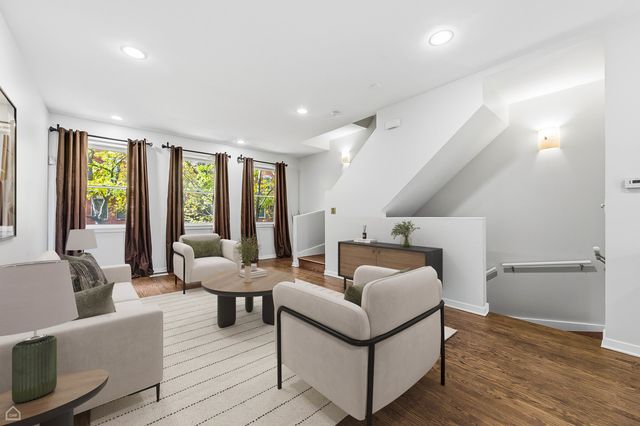 556 E 32nd Street C, Chicago, IL 60616