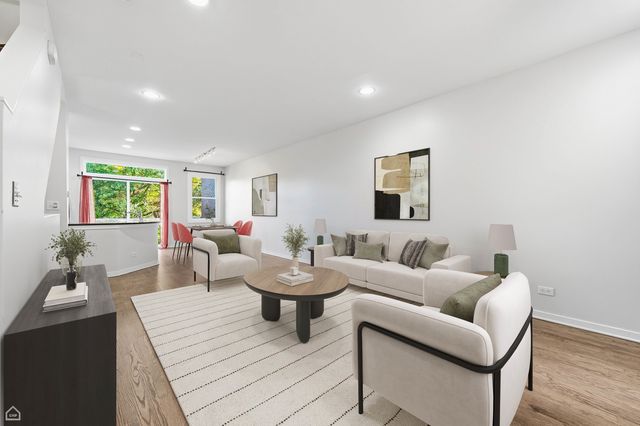 556 E 32nd Street C, Chicago, IL 60616