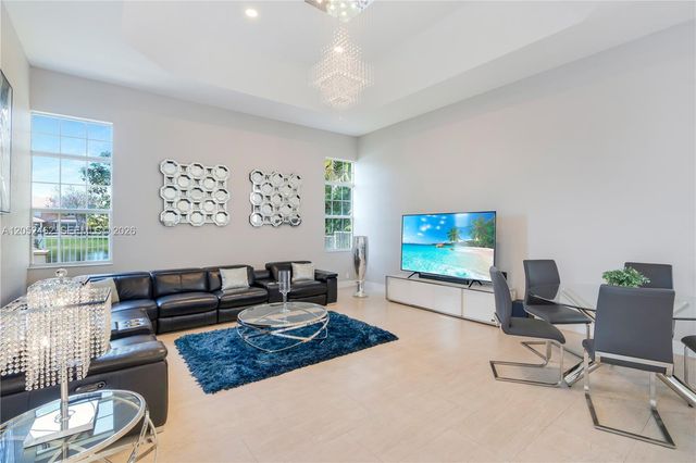 5354 NW 57th Way, Coral Springs, FL 33067