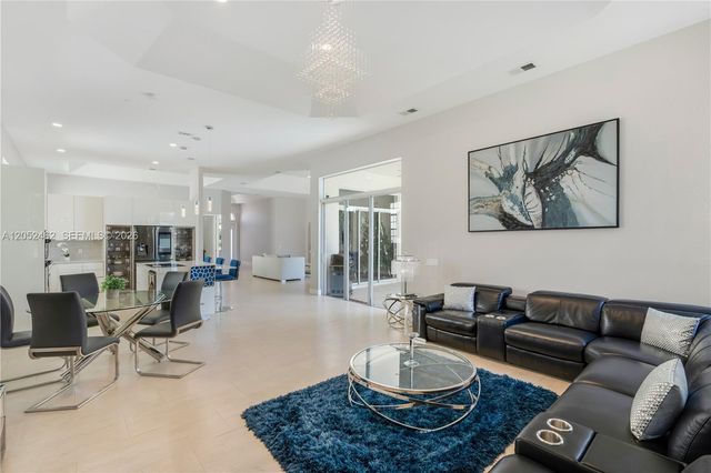 5354 NW 57th Way, Coral Springs, FL 33067
