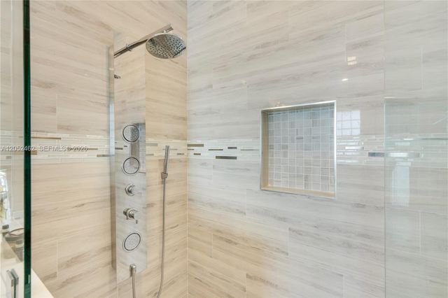 5354 NW 57th Way, Coral Springs, FL 33067
