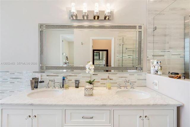 5354 NW 57th Way, Coral Springs, FL 33067