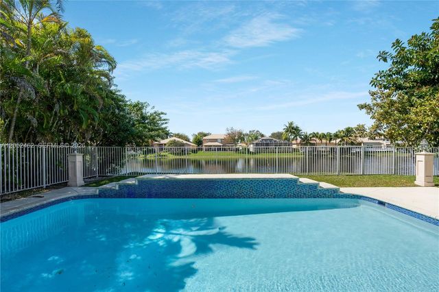 5354 NW 57th Way, Coral Springs, FL 33067
