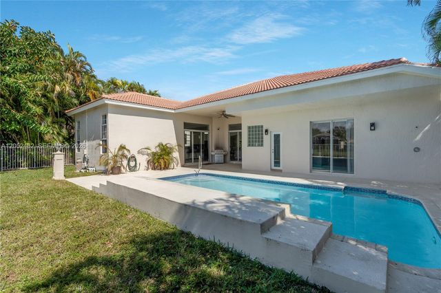 5354 NW 57th Way, Coral Springs, FL 33067