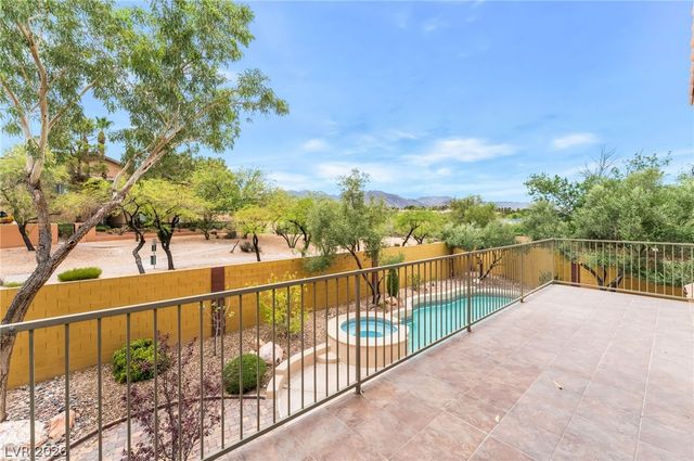 1733 TESARA VISTA Place, Las Vegas, NV 89128