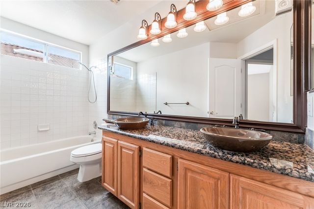 1733 TESARA VISTA Place, Las Vegas, NV 89128