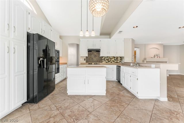 1733 TESARA VISTA Place, Las Vegas, NV 89128
