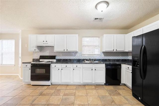 5333 Knights Landing, Ellenwood, GA 30294