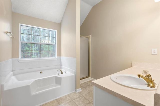 5333 Knights Landing, Ellenwood, GA 30294