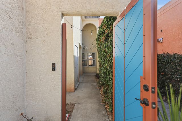 5132 La Fiesta Drive NE, Albuquerque, NM 87109