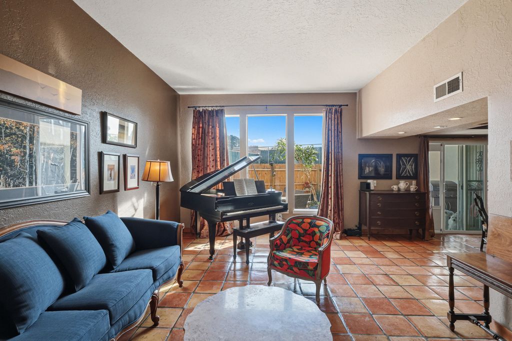 5132 La Fiesta Drive NE, Albuquerque, NM 87109