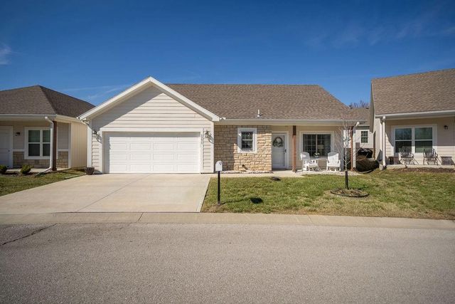 1771 S Park Drive, Tonganoxie, KS 66086