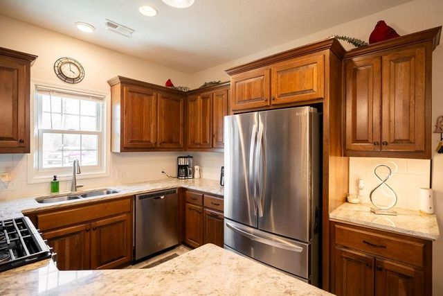 1771 S Park Drive, Tonganoxie, KS 66086