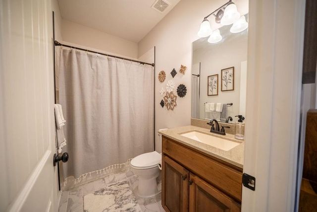 1771 S Park Drive, Tonganoxie, KS 66086