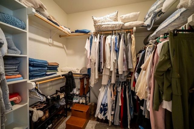 1771 S Park Drive, Tonganoxie, KS 66086