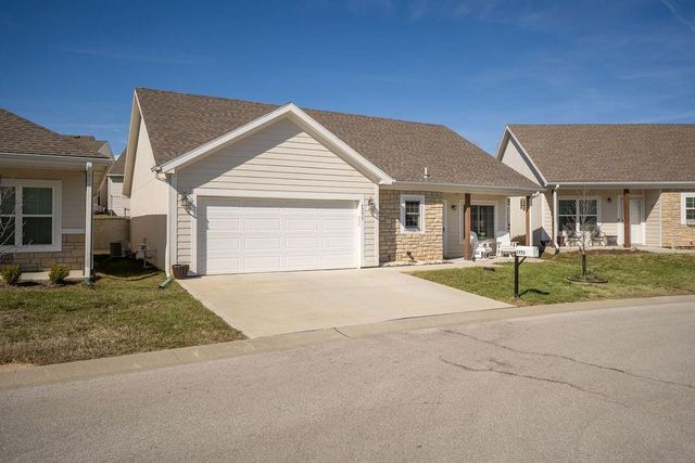 1771 S Park Drive, Tonganoxie, KS 66086