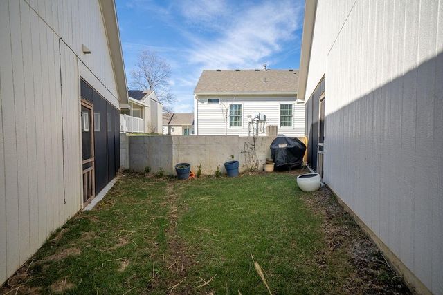 1771 S Park Drive, Tonganoxie, KS 66086