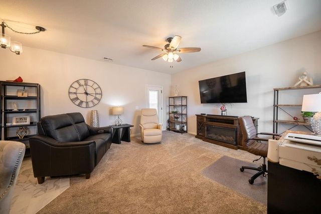 1771 S Park Drive, Tonganoxie, KS 66086