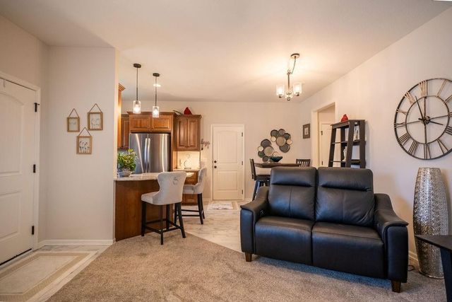 1771 S Park Drive, Tonganoxie, KS 66086