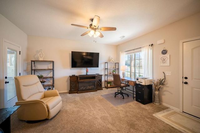 1771 S Park Drive, Tonganoxie, KS 66086