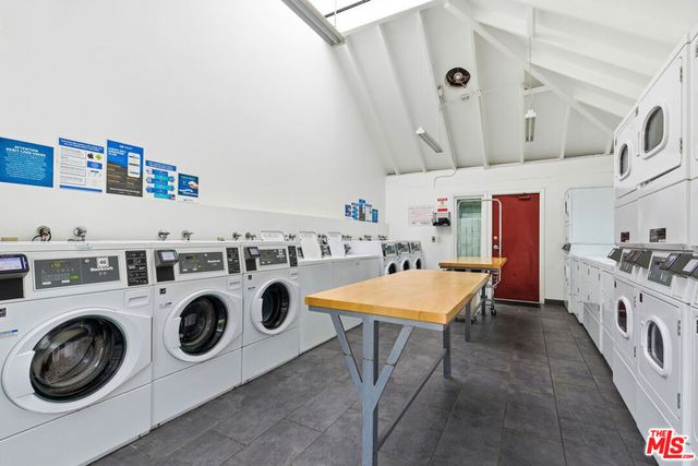 4836 Hollow Corner Road 312, Culver City, CA 90230