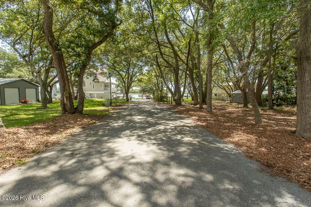 2001 Oakland Drive SW, Ocean Isle Beach, NC 28469