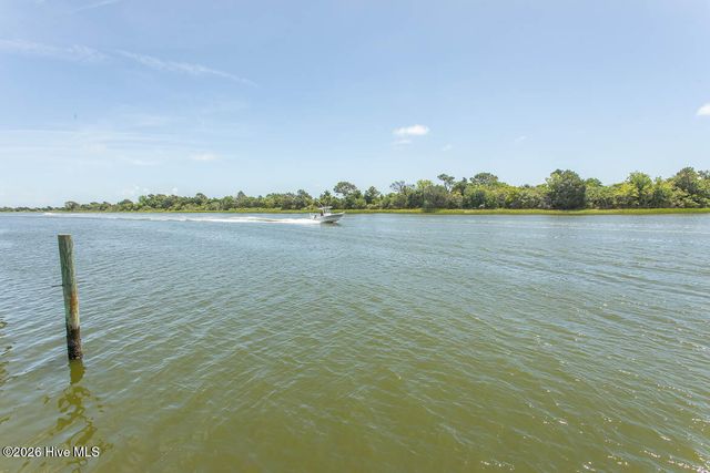 2001 Oakland Drive SW, Ocean Isle Beach, NC 28469