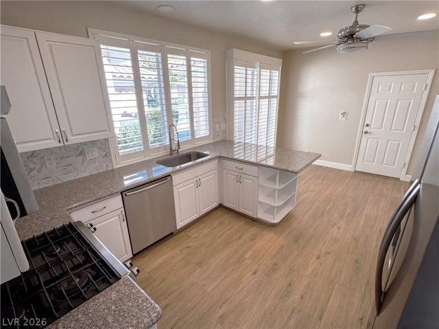 4950 Crooked Stick Way NA, Las Vegas, NV 89113