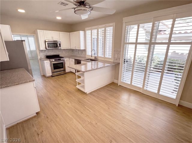 4950 Crooked Stick Way NA, Las Vegas, NV 89113