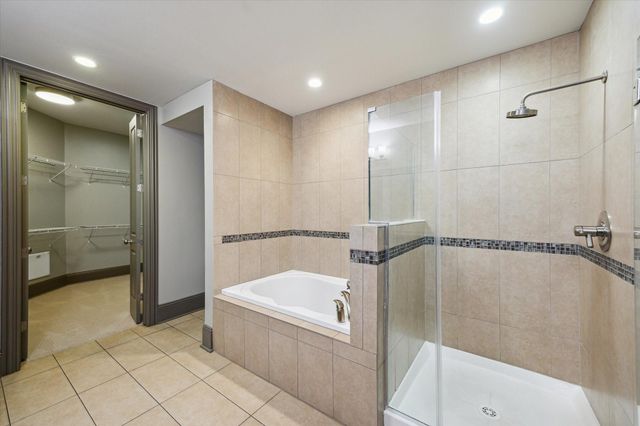 9870 Gaylord Drive 526, Houston, TX 77024