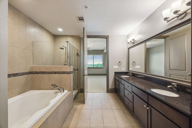 9870 Gaylord Drive 526, Houston, TX 77024