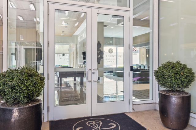 9870 Gaylord Drive 526, Houston, TX 77024