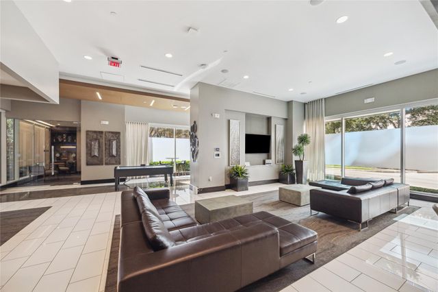 9870 Gaylord Drive 526, Houston, TX 77024
