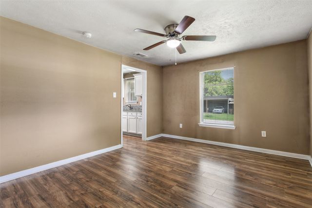 103 New Street, Lone Oak, TX 75453