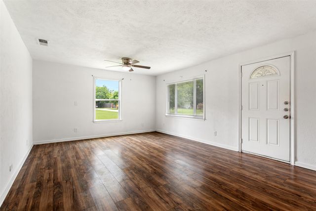 103 New Street, Lone Oak, TX 75453