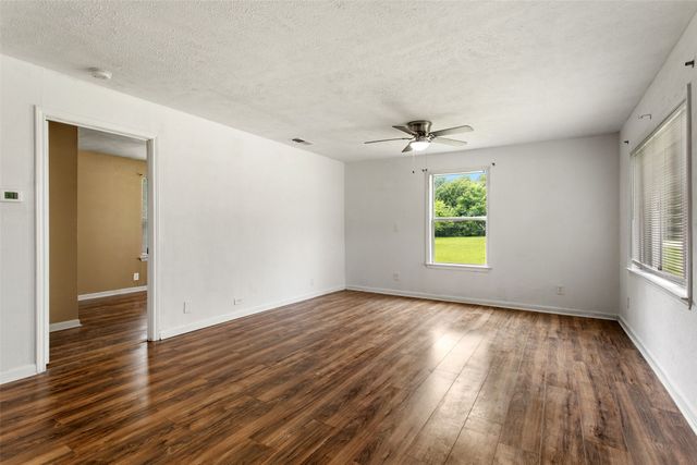 103 New Street, Lone Oak, TX 75453