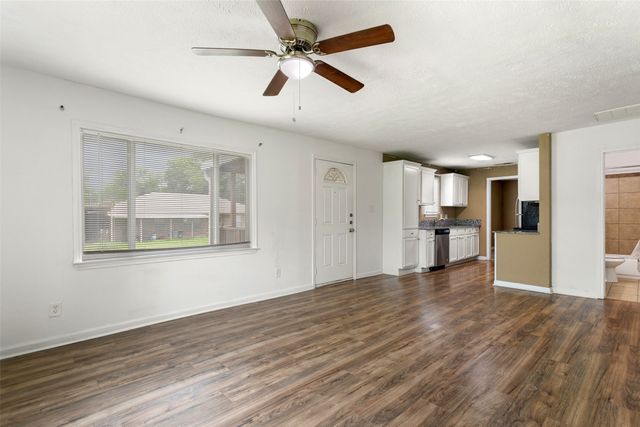 103 New Street, Lone Oak, TX 75453