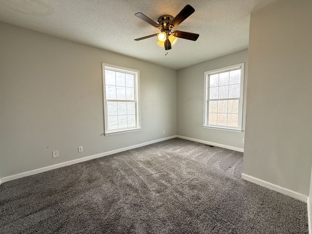 110 Josephines Ct, Oak Grove, KY 42262