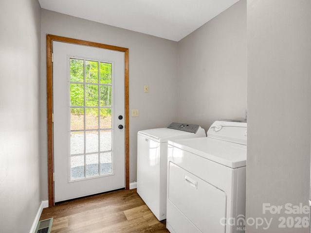 2304 Mountain Page Road, Saluda, NC 28773